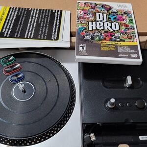 Nintendo DJ Hero Turntable Controller With Game